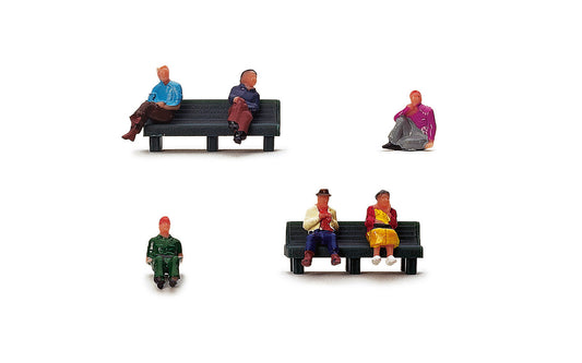 Hornby R7119 SkaleScenics Sitting People